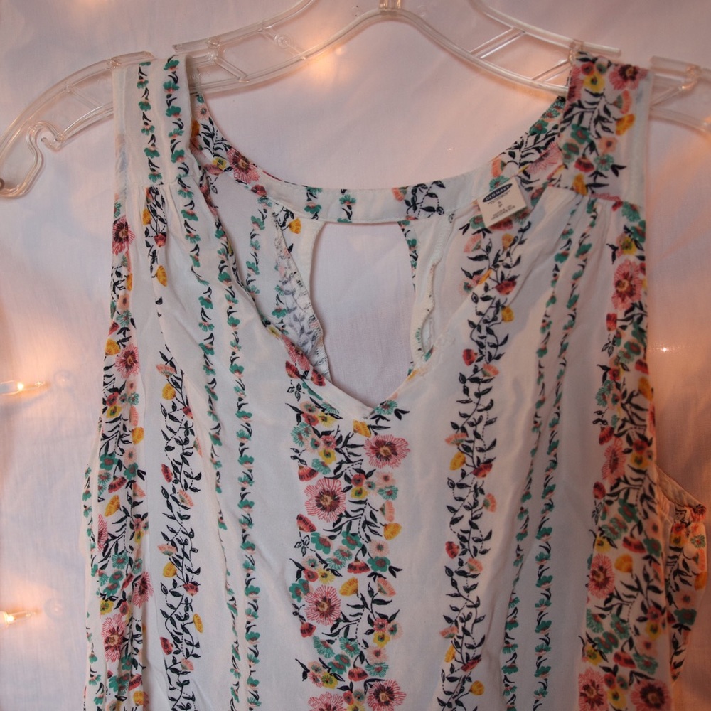 Pretty Flower Tank - Picture 3 of 4